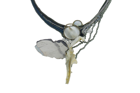 necklace: fabrics, feldspar, shell, mother of pearl, glass beads