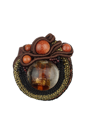 ring: textiel, Venetiaans glas, monnikengoud, glaskralen